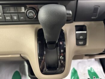 N-BOX ジョイ ターボ ２トーン 未使用車 4WD