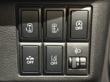 フレアワゴン XS　ナビ　バックカメラ　4WD