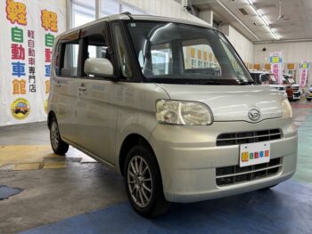 タント L　ナビ・ＴＶ　バックカメラ　4WD