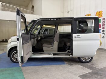 タント L　ナビ・ＴＶ　バックカメラ　4WD
