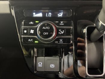タントカスタム X　純正ナビ・TV・バックカメラ　後期型　４WD