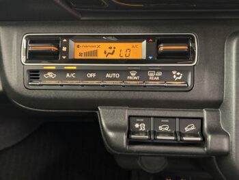 ハスラー ハイブリッドX　ナビ・バックカメラ　４WD