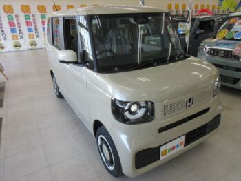 N-BOX ファッションスタイル 未使用車 4WD