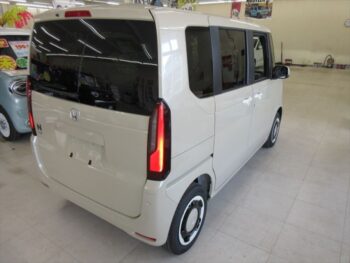 N-BOX ファッションスタイル 未使用車 4WD