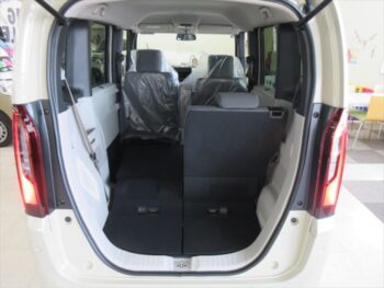 N-BOX ファッションスタイル 未使用車 4WD
