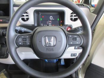 N-BOX ファッションスタイル 未使用車 4WD