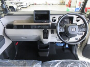 N-BOX ファッションスタイル 未使用車 4WD