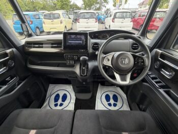 N-BOXカスタム G・Lホンダセンシング 純正ナビ・TV・バックモニター 4WD