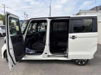 N-BOXカスタム G・Lホンダセンシング 純正ナビ・TV・バックモニター 4WD