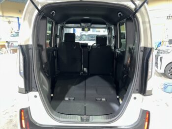 N-BOXカスタム ベースグレード　4WD