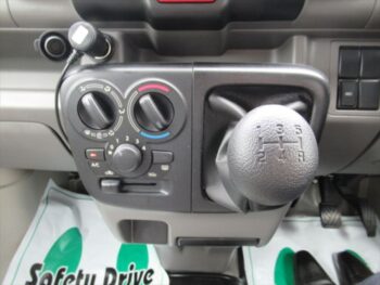 エブリイバン PA スズキセーフティサポート非装着車 4WD