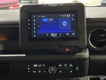 N-BOXカスタム ベースグレード　4WD