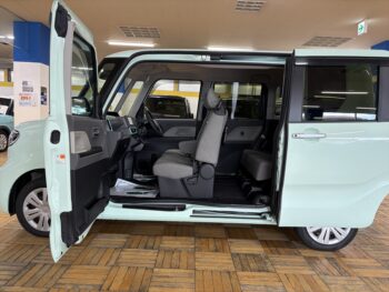 タント Ｘセレクション　ナビ　ＴＶ　バックカメラ 4WD