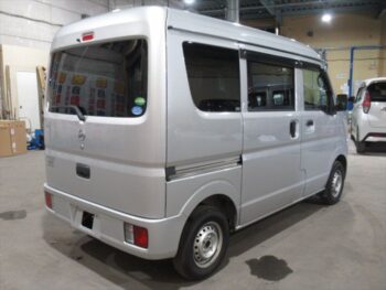 NV100クリッパーバン DX 4WD