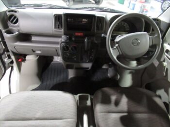 NV100クリッパーバン DX 4WD