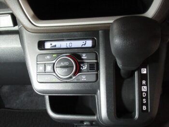 ムーヴ X　未使用車　4WD