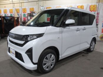 ムーヴ X　未使用車　4WD