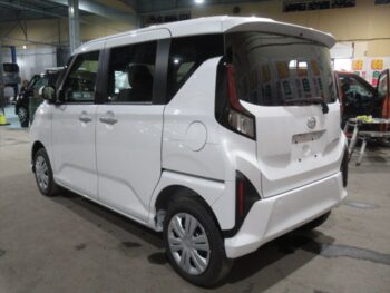 ムーヴ X　未使用車　4WD