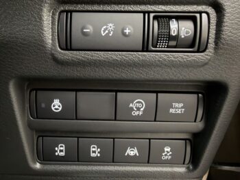 デリカミニ G プレミアム デリマルパッケージ 未使用車 4WD