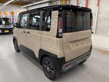 デリカミニ G プレミアム デリマルパッケージ 未使用車 4WD