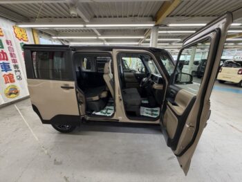 デリカミニ G プレミアム デリマルパッケージ 未使用車 4WD