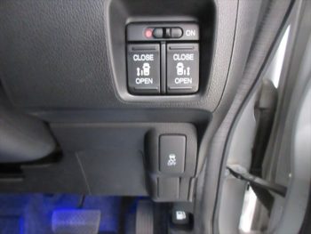 N-BOXカスタム G　ターボパッケージ　4WD
