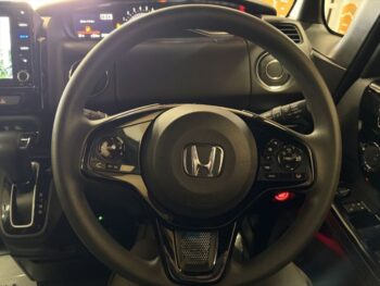 N-BOXカスタム Ｌ　ホンダセンシング　純正８インチナビ・ＴＶ　後期型 4WD