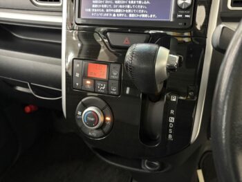 タントカスタム RS　ターボ　トップエディションSAⅡ　純正ナビ・TV　4WD