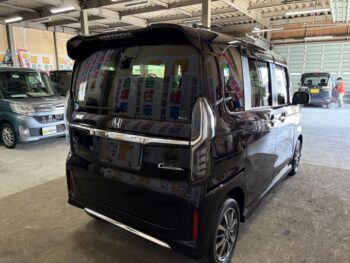 N-BOXカスタム Ｌ　ホンダセンシング　純正８インチナビ・ＴＶ　後期型 4WD
