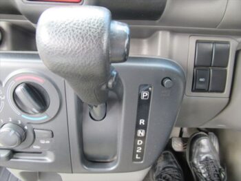 NV100クリッパーバン DX GL セーフティパッケージ 4WD