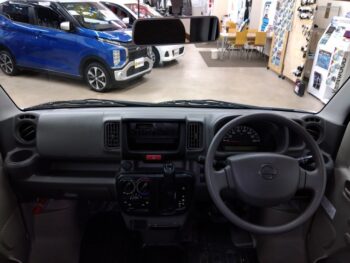 NV100クリッパーバン DX 4WD