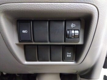 NV100クリッパーバン DX 4WD