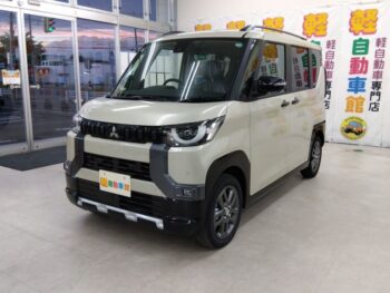 デリカミニ T プレミアム ターボ 未使用車 4WD