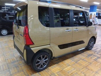 タント ファンクロス 未使用車 4WD