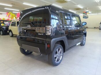 タフト Gターボ ダーククロムベンチャー 未使用車 4WD
