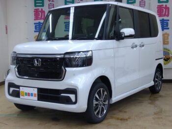 N-BOXカスタム 未使用車 4WD