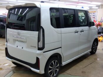 N-BOXカスタム 未使用車 4WD