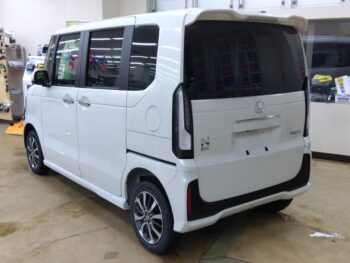 N-BOXカスタム 未使用車 4WD