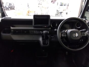 N-BOXカスタム 未使用車 4WD