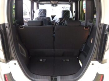 N-BOXカスタム 未使用車 4WD