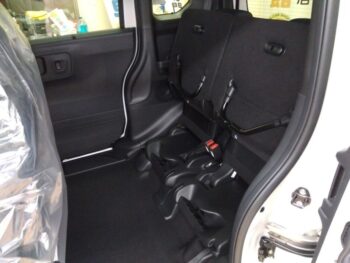 N-BOXカスタム 未使用車 4WD