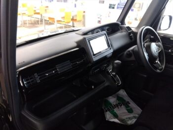 N-BOXカスタム L　後期型　4WD