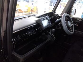 N-BOXカスタム L　後期型　4WD