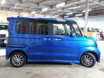 N-BOXカスタム Ｇ・ＥＸホンダセンシング 4WD