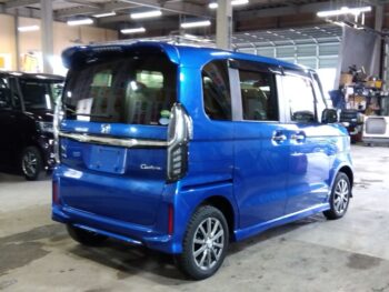 N-BOXカスタム Ｇ・ＥＸホンダセンシング 4WD