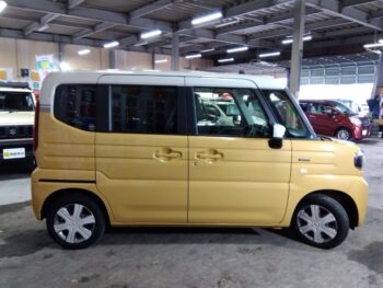 スペーシア ＨＹＢＲＩＤ　Ｘ　未使用車　4WD