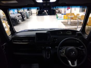N-BOXカスタム G・Lホンダセンシング　4WD