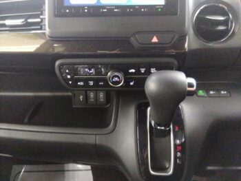 N-BOXカスタム G・Lホンダセンシング　4WD