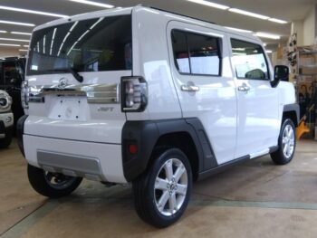 タフト G クロムベンチャー 未使用車 4WD