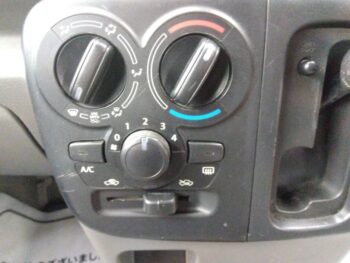 NV100クリッパーバン DX 4WD
